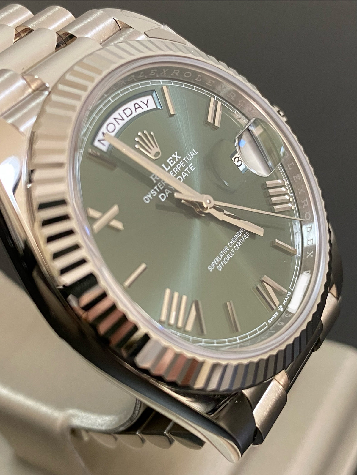 Rolex White Gold Day-Date 40 - 2024 - Fluted Bezel - Olive Green Bevelled Roman Dial - President Bracelet - 228239 *FULL SET*