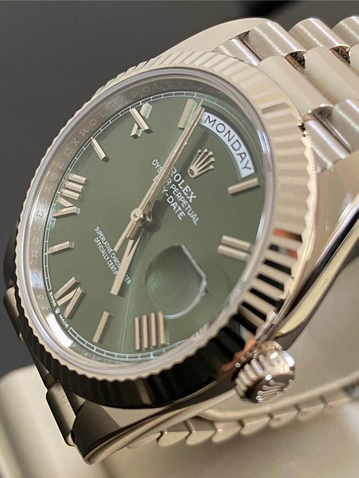 Rolex White Gold Day-Date 40 - 2024 - Fluted Bezel - Olive Green Bevelled Roman Dial - President Bracelet - 228239 *FULL SET*