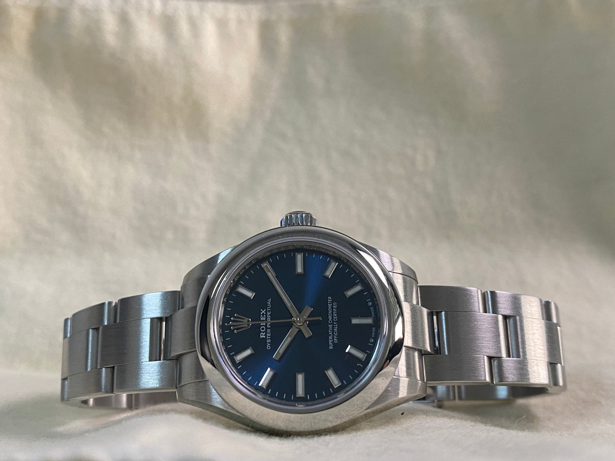 Rolex Oyster Perpetual 28 - 2023 - Domed Bezel - Blue Index Dial - Oyster Bracelet - 276200 *FULL SET*