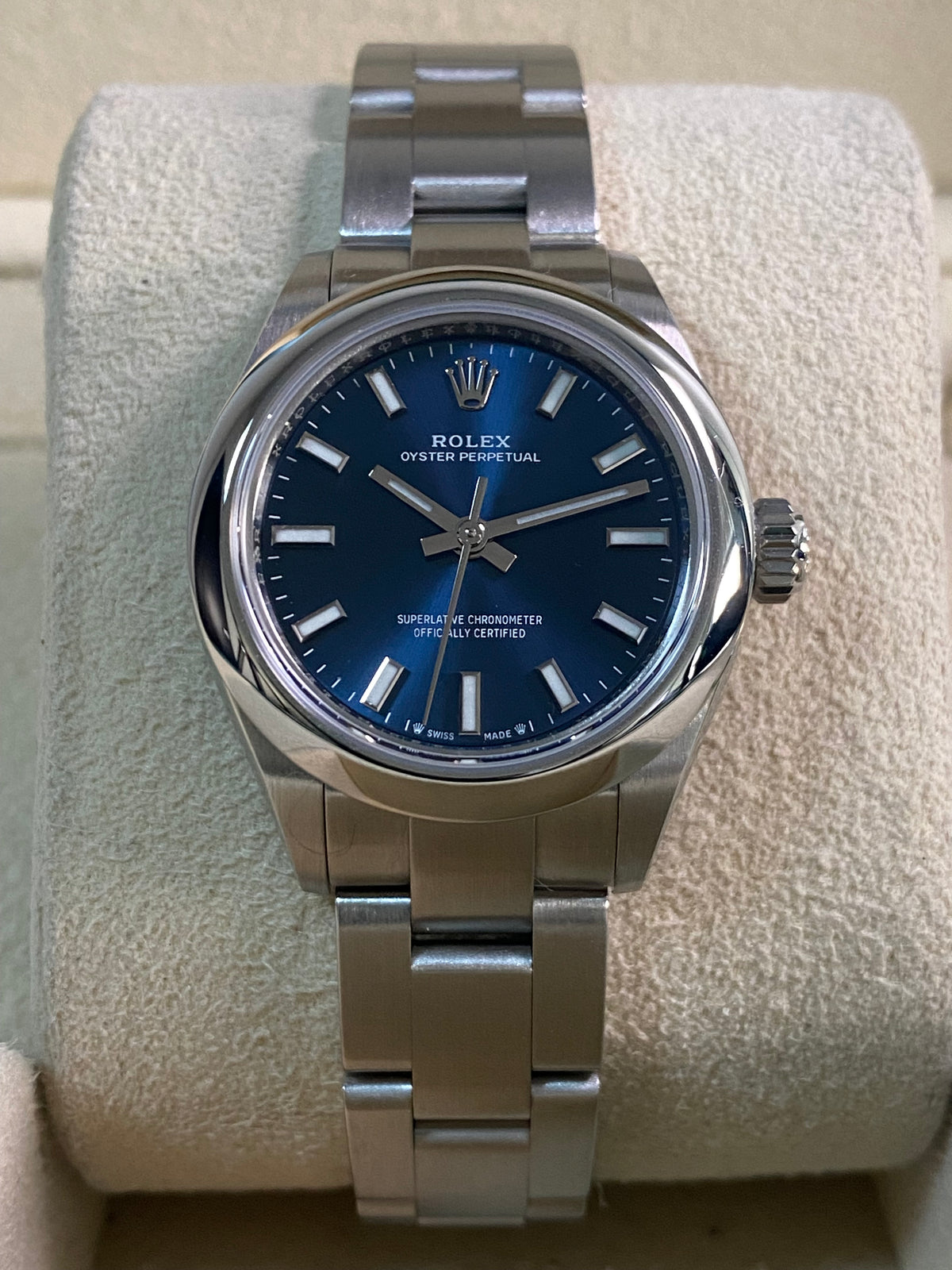 Rolex Oyster Perpetual 28 - 2023 - Domed Bezel - Blue Index Dial - Oyster Bracelet - 276200 *FULL SET*