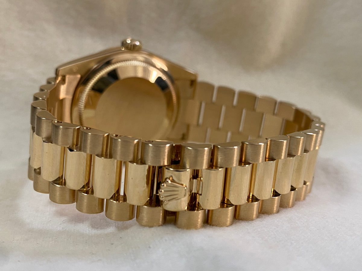 Rolex Yellow Gold Day-Date 36 - 2021 - Fluted Bezel - Champagne Roman Dial - President Bracelet - 118238 *NEW STYLE CARD*