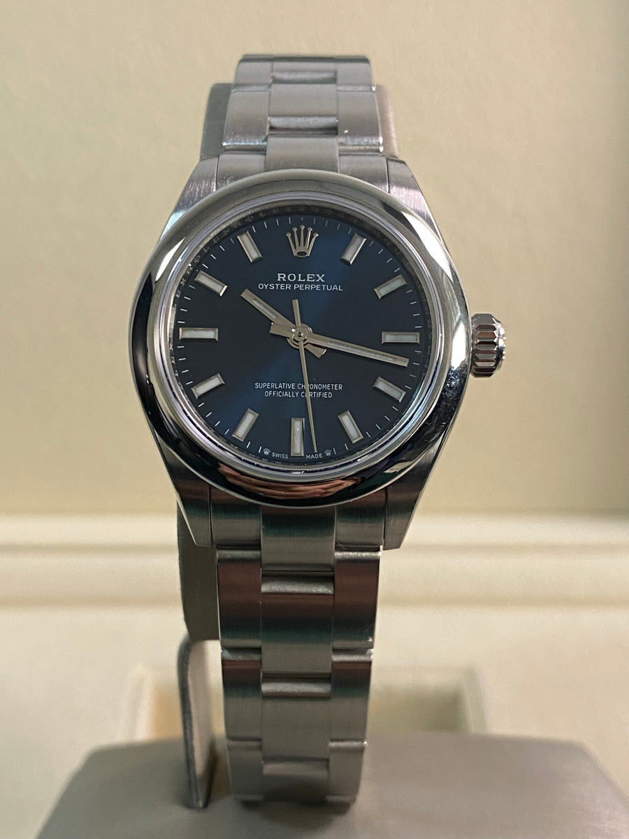 Rolex Oyster Perpetual 28 - 2023 - Domed Bezel - Blue Index Dial - Oyster Bracelet - 276200 *FULL SET*