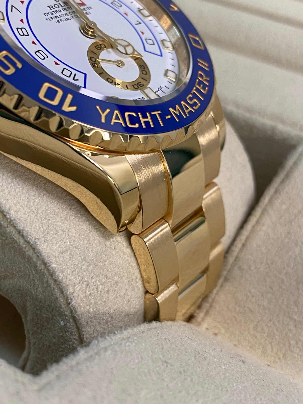 Rolex Yellow Gold Yacht-Master II - 2023 - White Dial - 116688 *FULL SET*