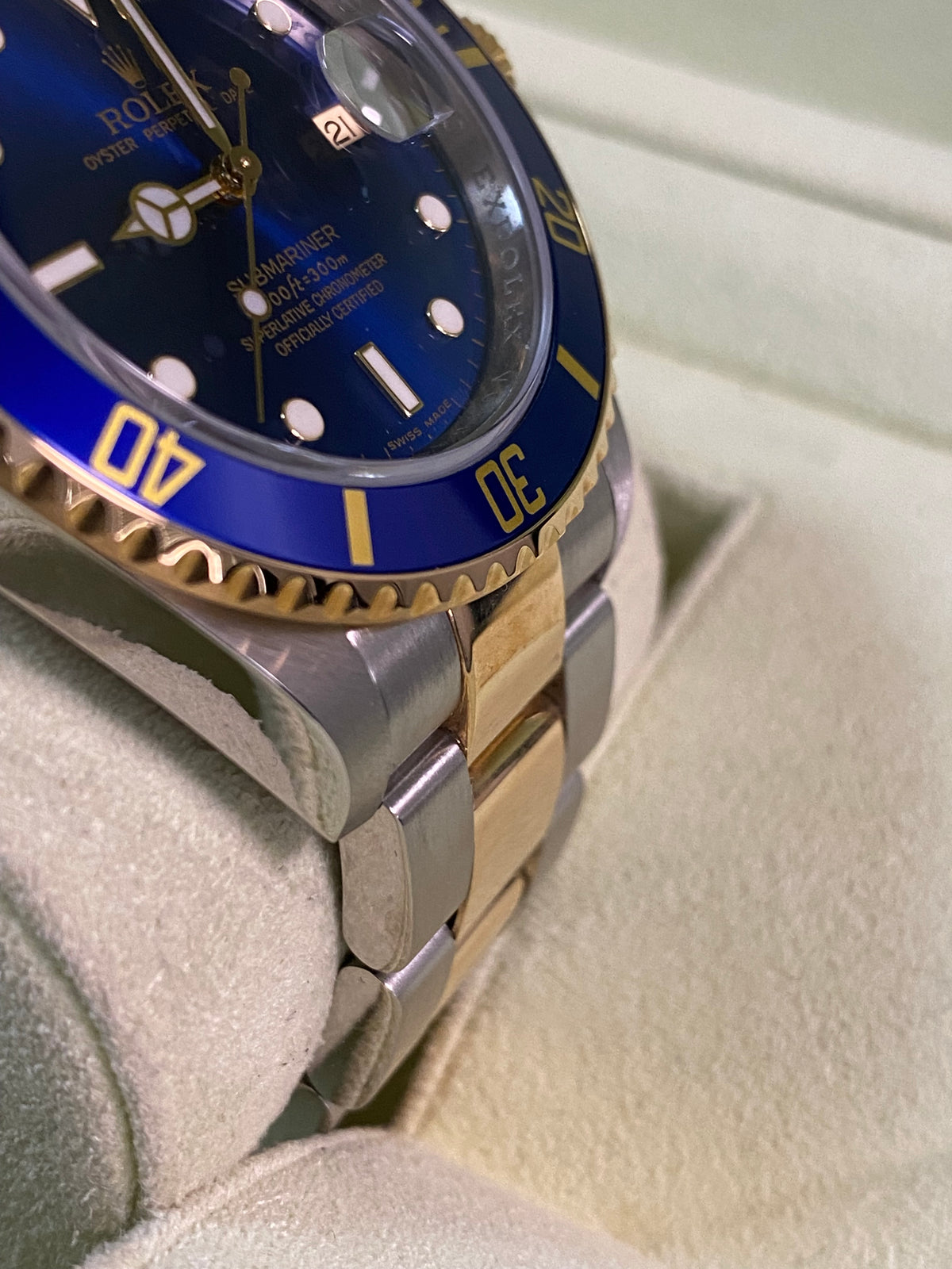 Rolex Steel and Yellow Gold Submariner Date - 2007 - "Bluesy" Pre Ceramic Bezel -Oyster Bracelet - 16613 *FULL SET*