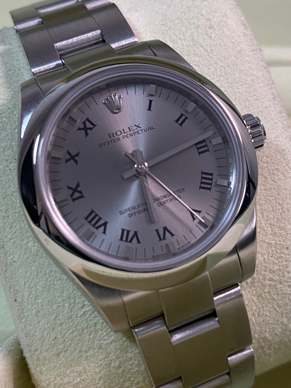 Rolex Steel Oyster Perpetual 31 - Z serial - Domed Bezel - Silver Roman Dial - Oyster Bracelet - 177200