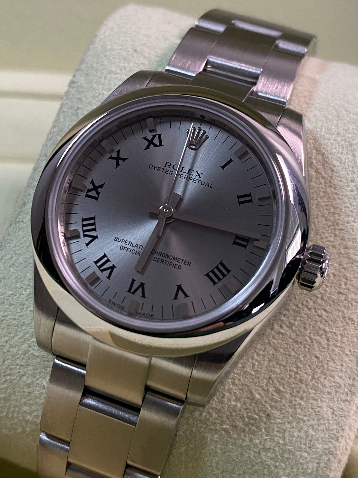 Rolex Steel Oyster Perpetual 31 - Z serial - Domed Bezel - Silver Roman Dial - Oyster Bracelet - 177200