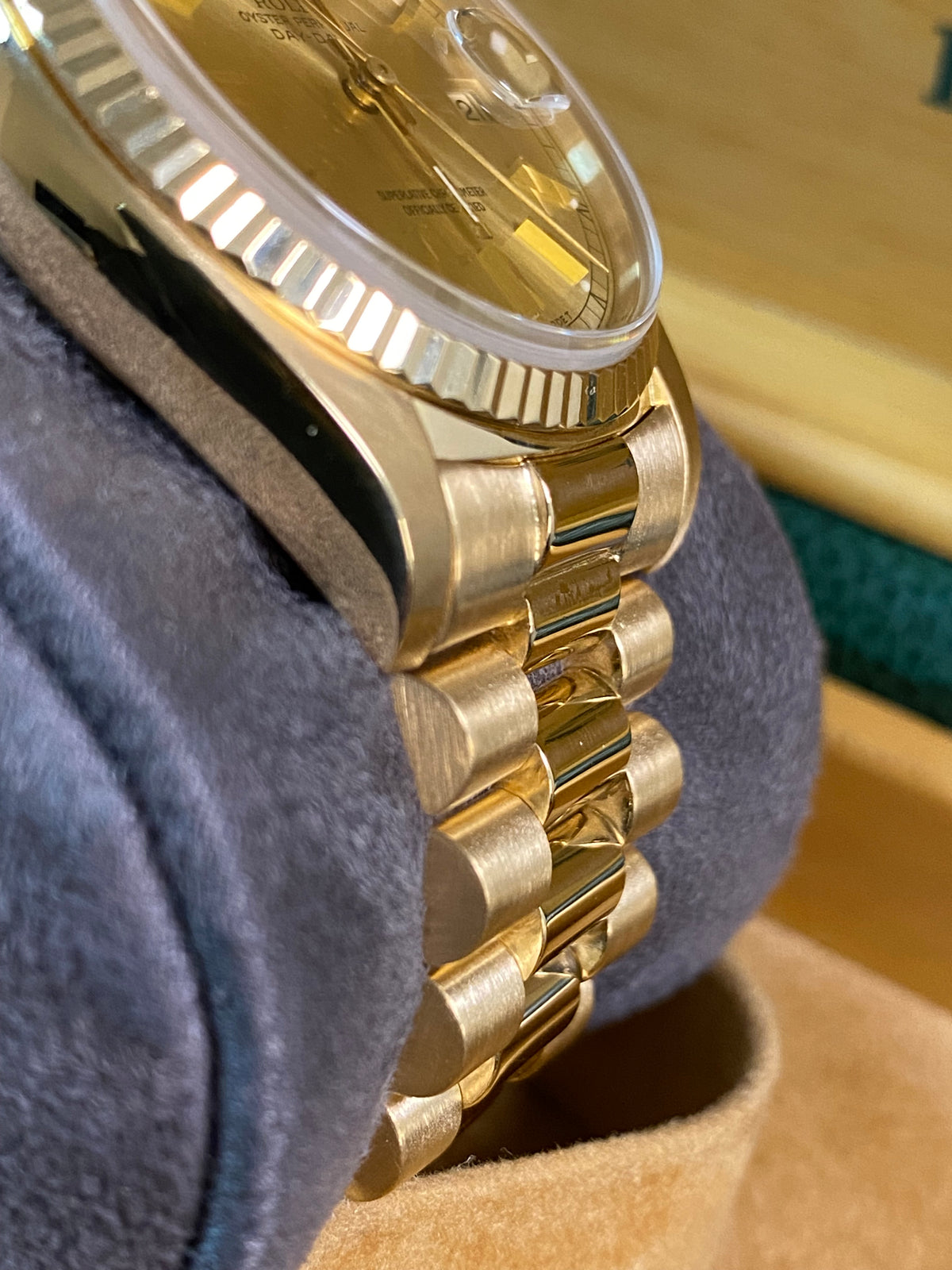 Rolex Yellow Gold Day-Date 36 - 1981 - Fluted Bezel - Champagne Dial - President Bracelet - 18038