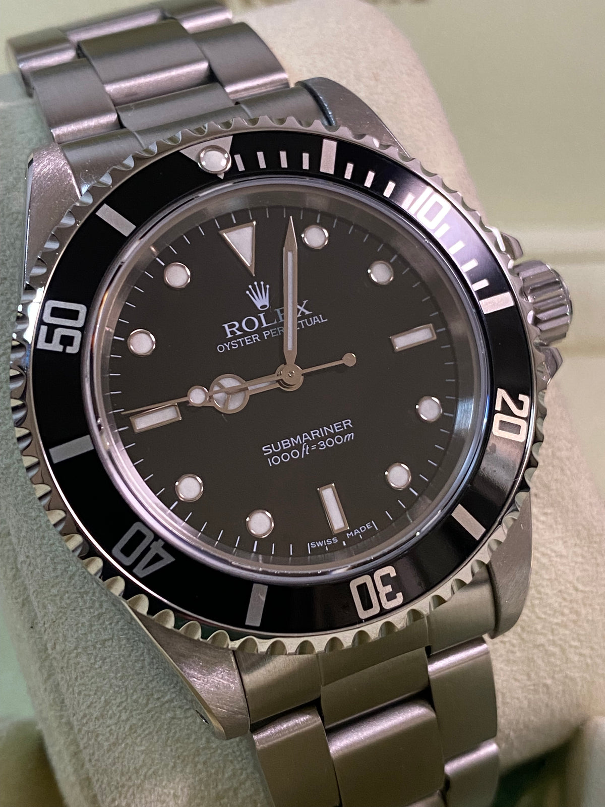 Rolex Steel Submariner No Date - W serial - Pre Ceramic Bezel - Black Dial - 14060 *FULL SET*