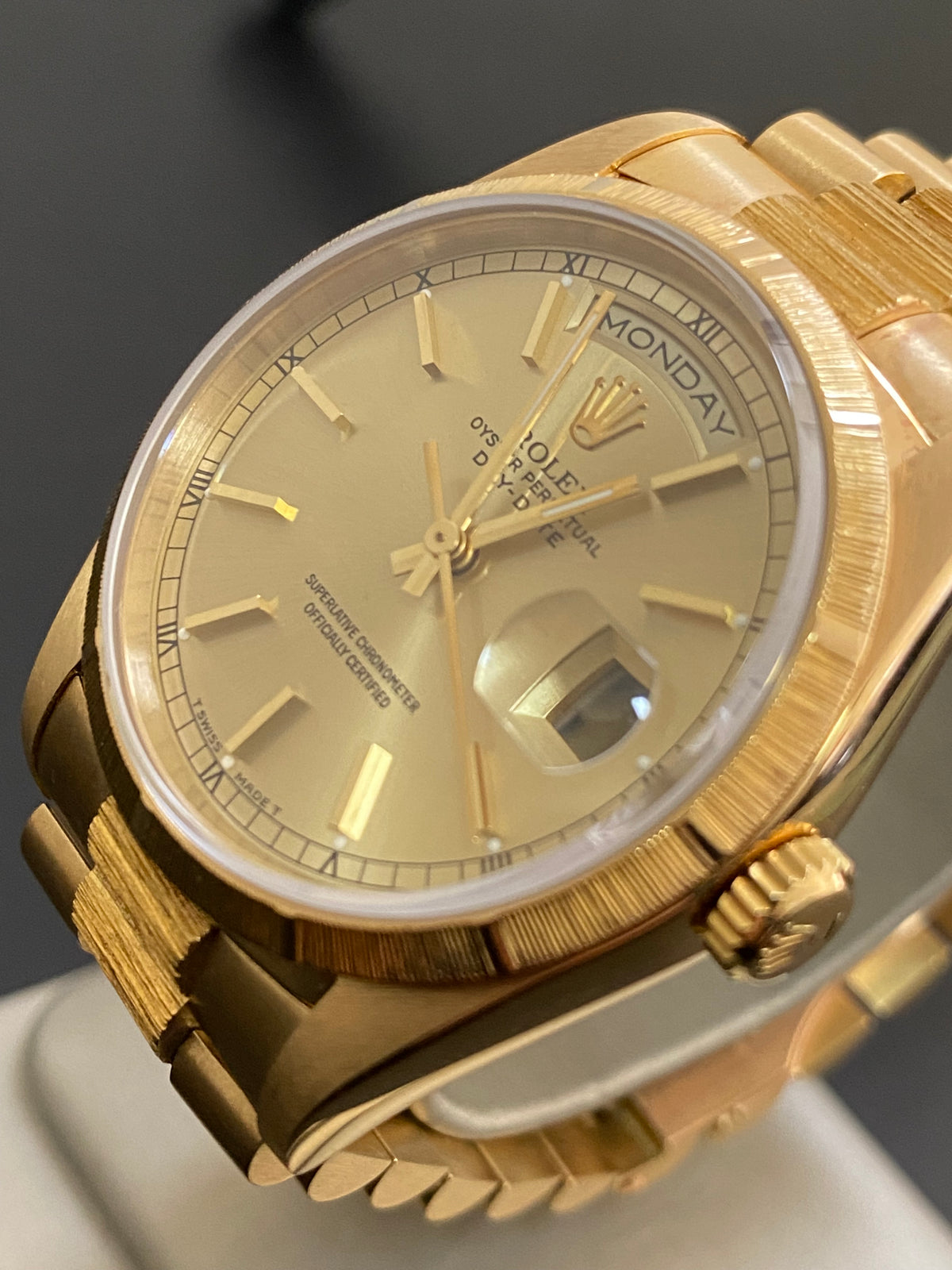 Rolex Yellow Gold Day-Date 36 - L serial - Fluted Bezel - Champagne Index Dial - President Bracelet - 18248