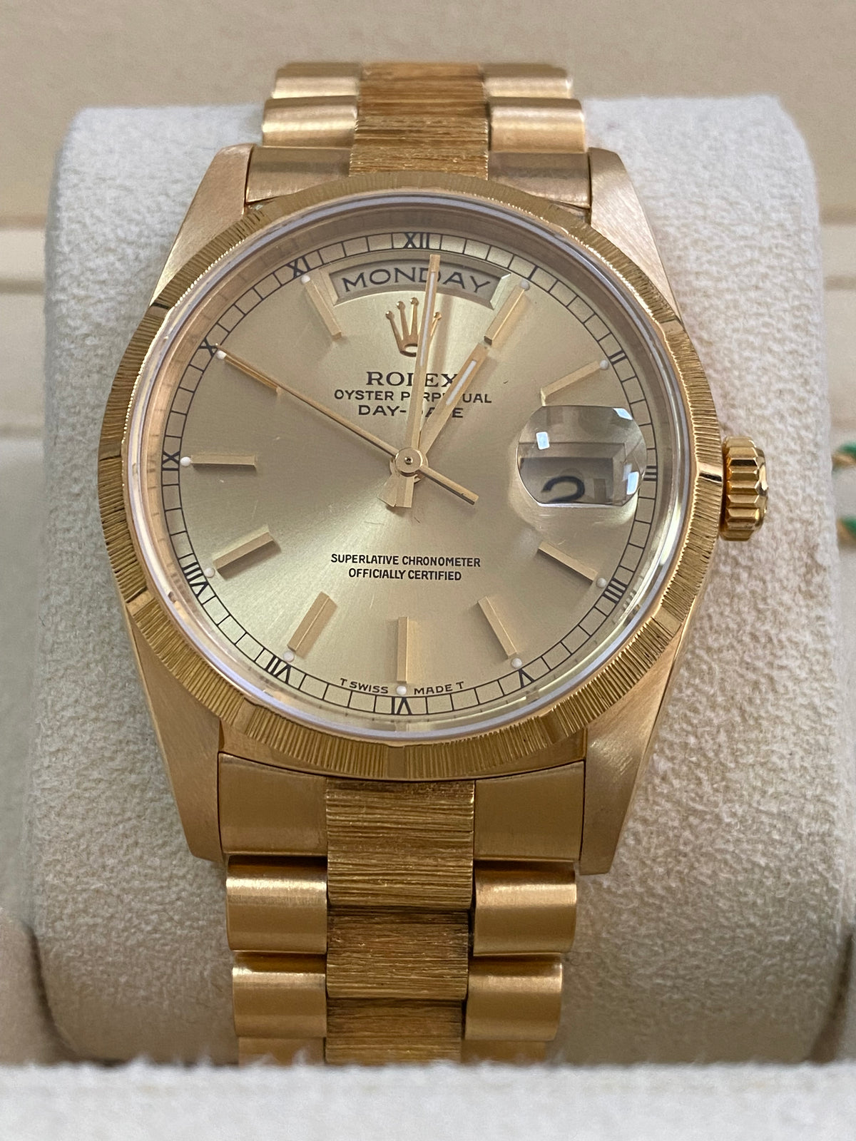 Rolex Yellow Gold Day-Date 36 - L serial - Fluted Bezel - Champagne Index Dial - President Bracelet - 18248