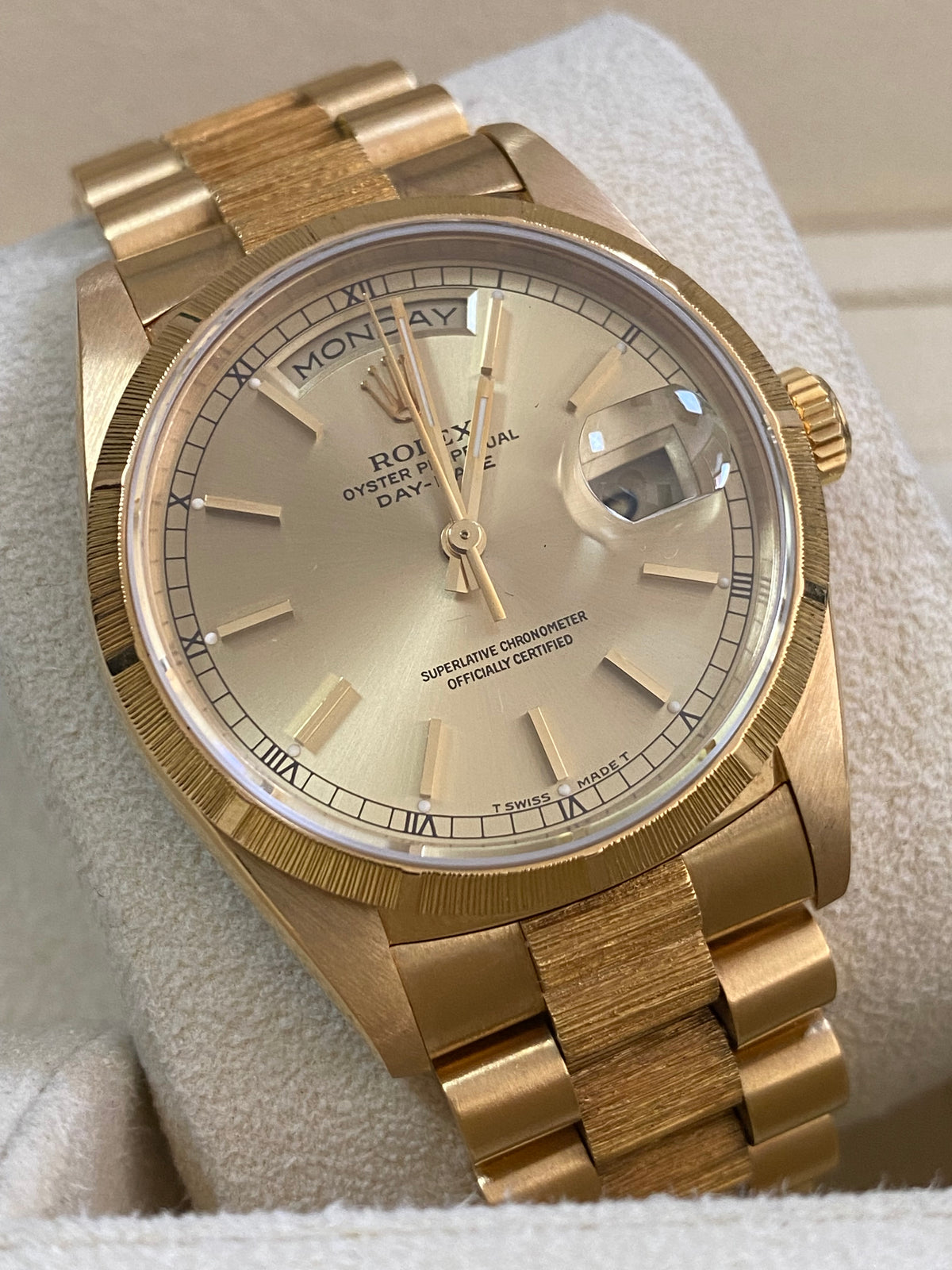 Rolex Yellow Gold Day-Date 36 - L serial - Fluted Bezel - Champagne Index Dial - President Bracelet - 18248