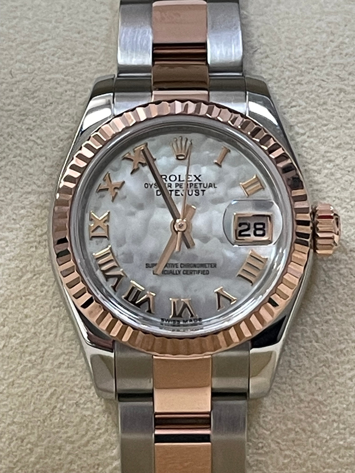 Rolex Everose Gold and Steel Lady-Datejust 26 - 2018 - Fluted Bezel - Mother-Of-Pearl Roman Dial - Oyster Bracelet - 179171