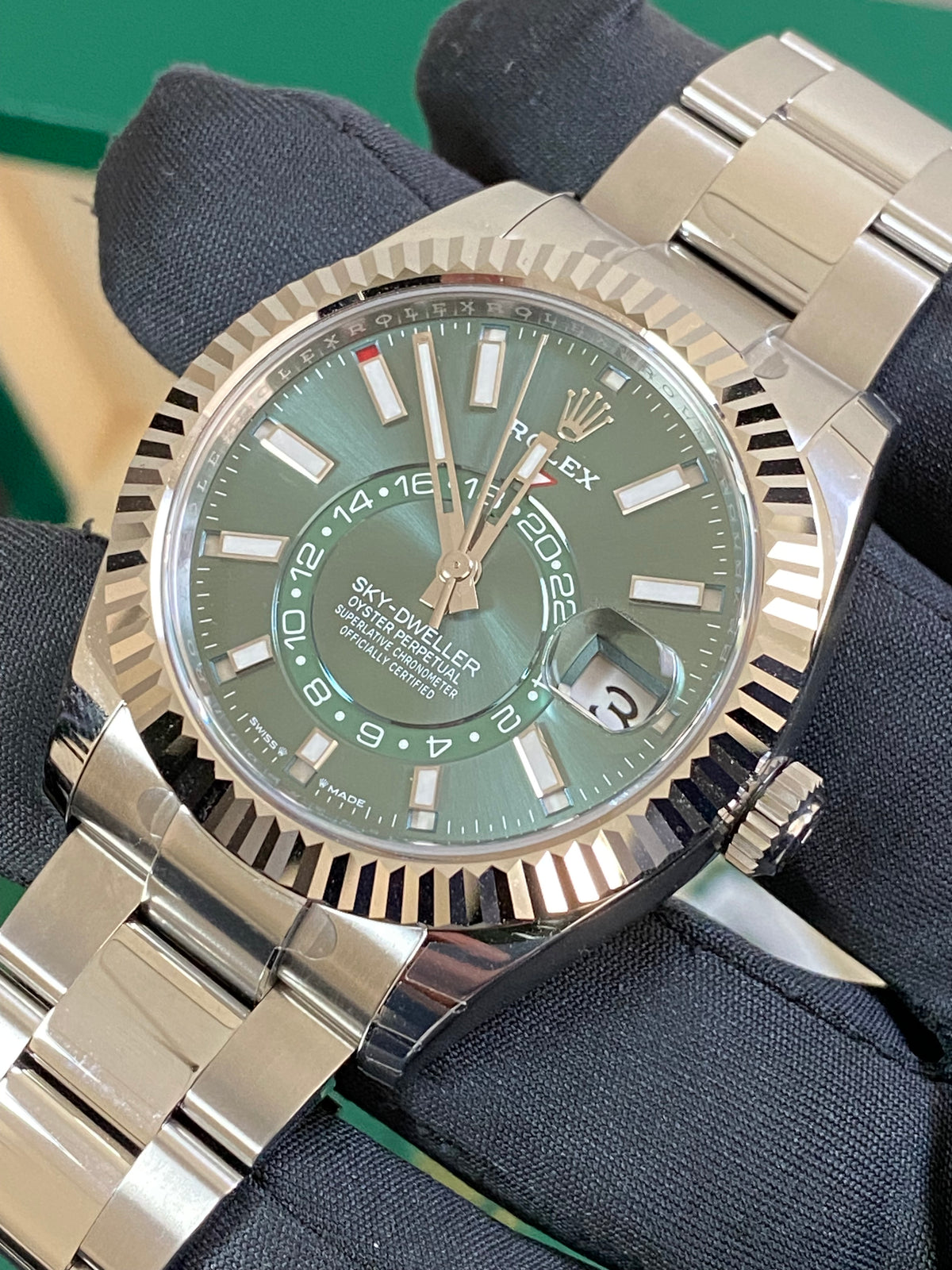 Rolex Steel Sky-Dweller - 2024 - Mint Green Dial - Oyster Bracelet - 336934 *COMPLETE SET*