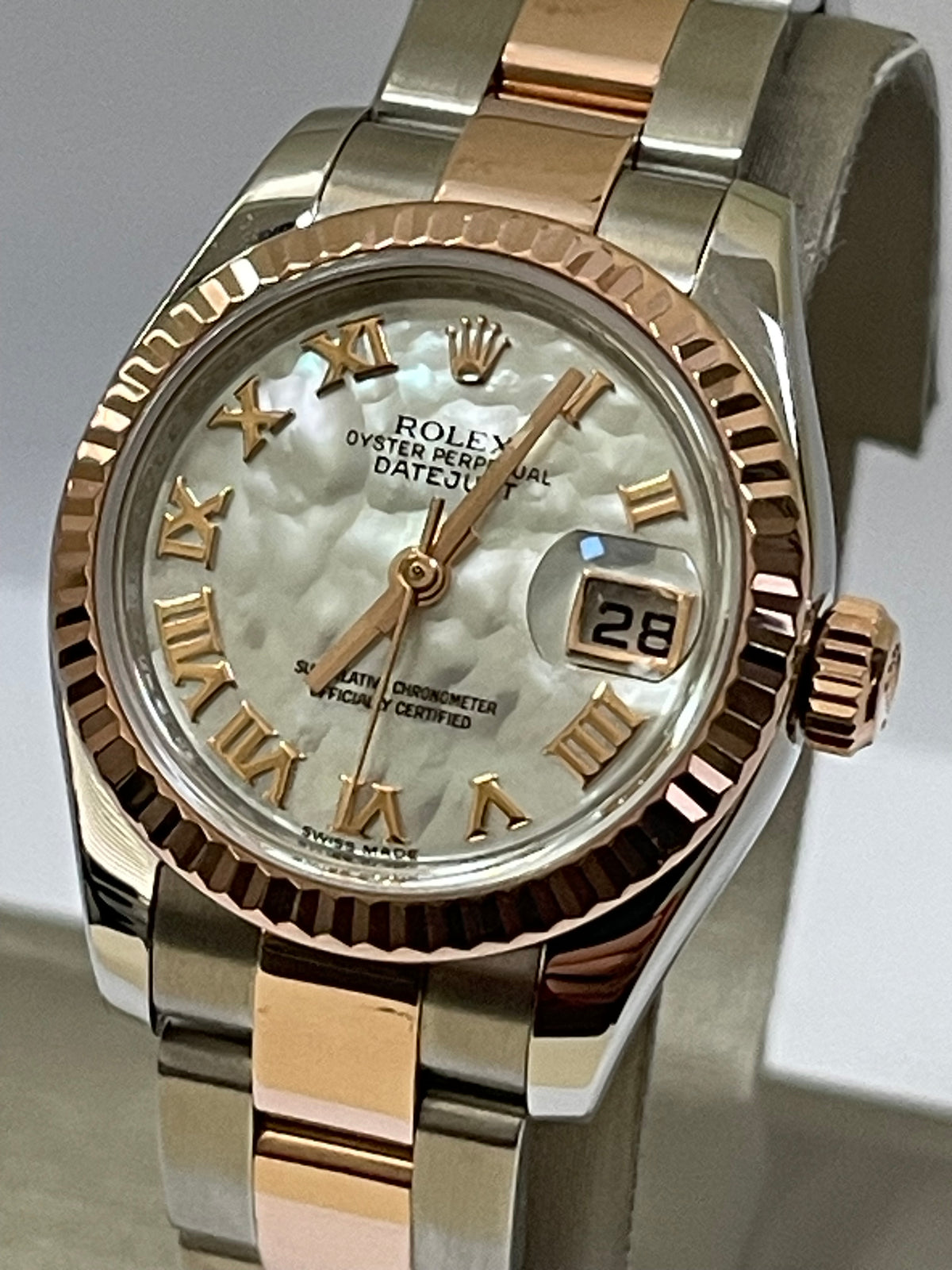 Rolex Everose Gold and Steel Lady-Datejust 26 - 2018 - Fluted Bezel - Mother-Of-Pearl Roman Dial - Oyster Bracelet - 179171