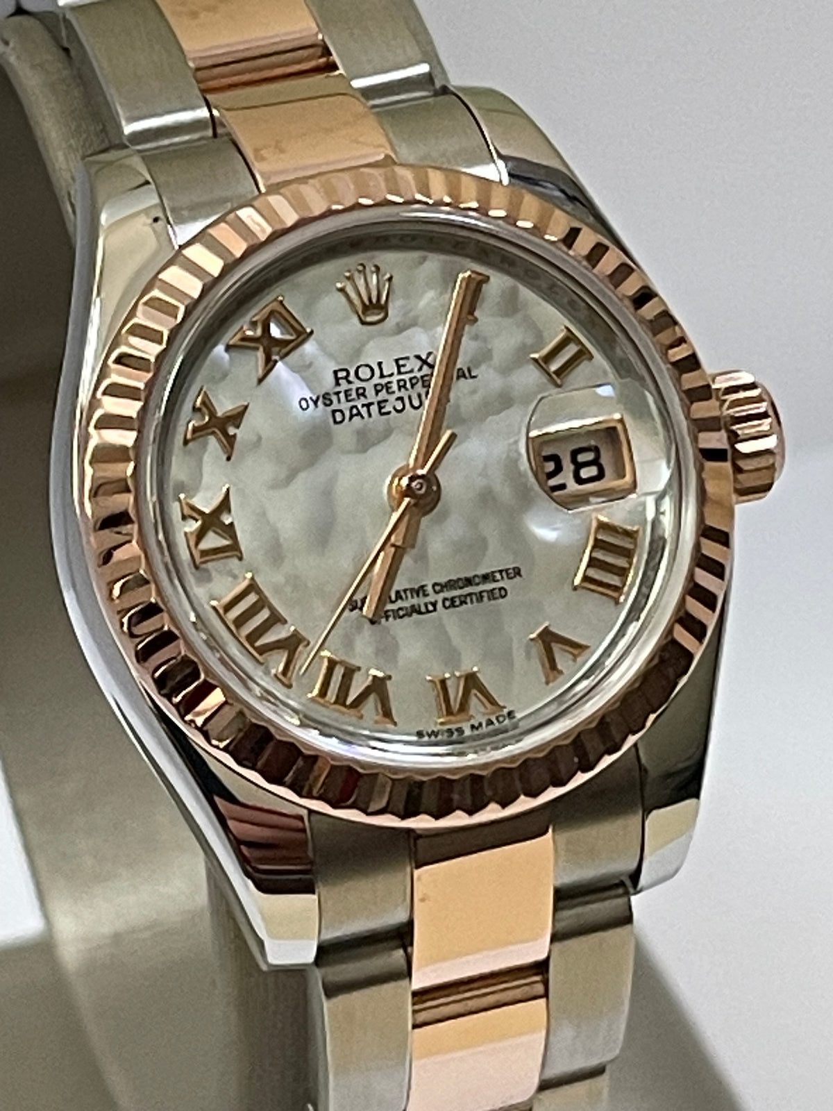 Rolex Everose Gold and Steel Lady-Datejust 26 - 2018 - Fluted Bezel - Mother-Of-Pearl Roman Dial - Oyster Bracelet - 179171