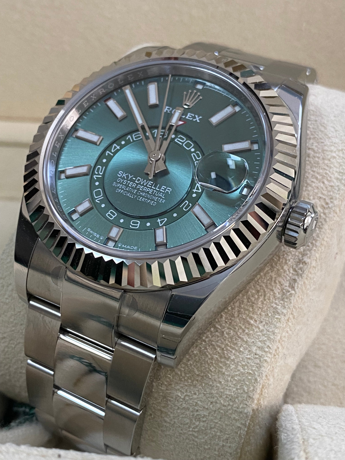 Rolex Steel Sky-Dweller - 2024 - Mint Green Dial - Oyster Bracelet - 336934 *COMPLETE SET*