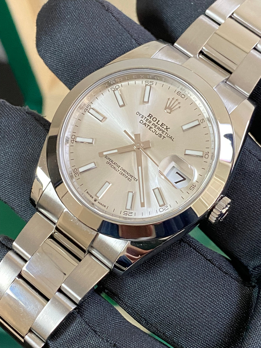 Rolex Steel Datejust 41 - 2022 - Smooth Bezel - Silver Index Dial - Oyster Bracelet - 126300 *COMPLETE SET*