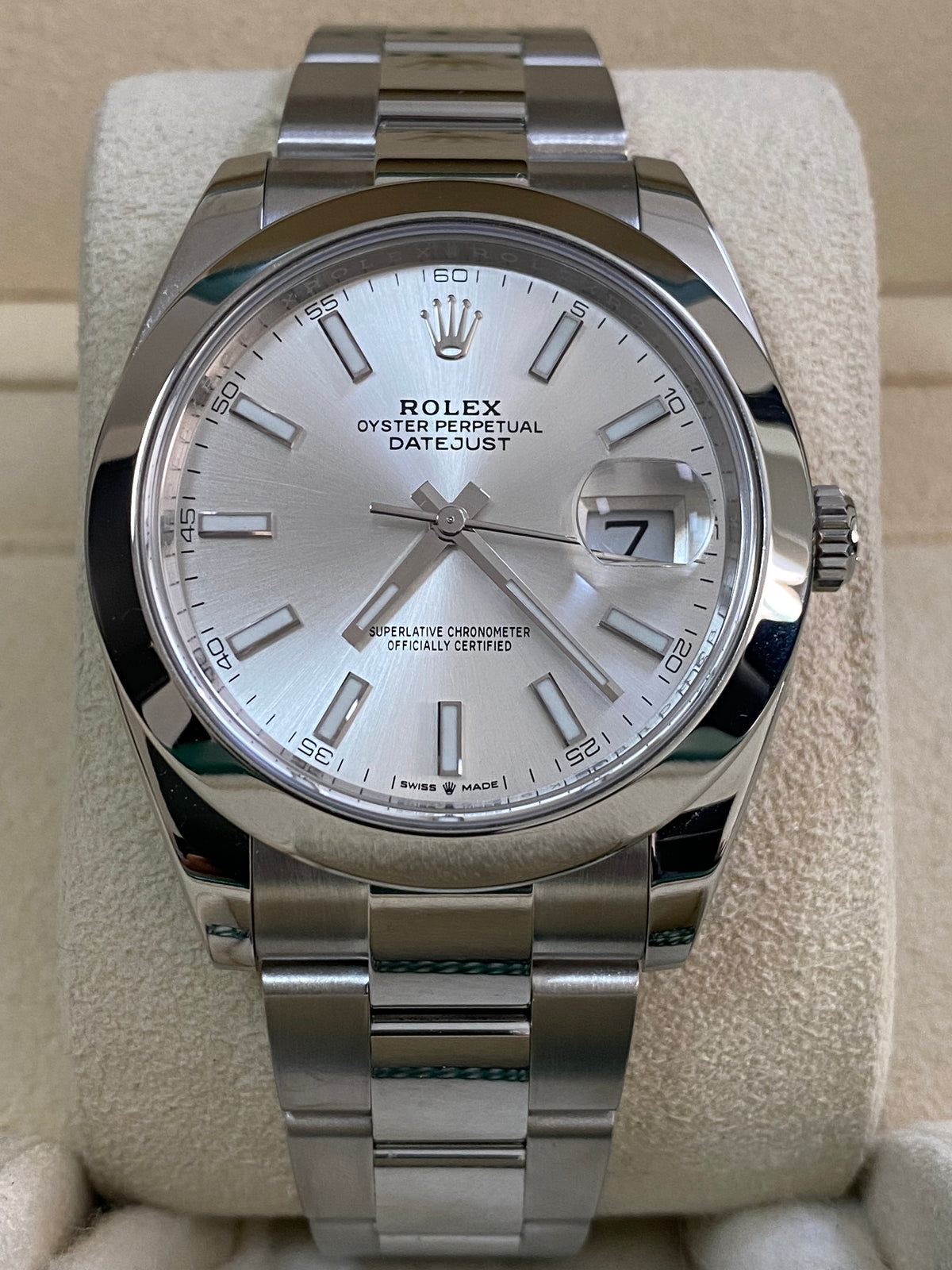 Rolex Steel Datejust 41 - 2022 - Smooth Bezel - Silver Index Dial - Oyster Bracelet - 126300 *COMPLETE SET*