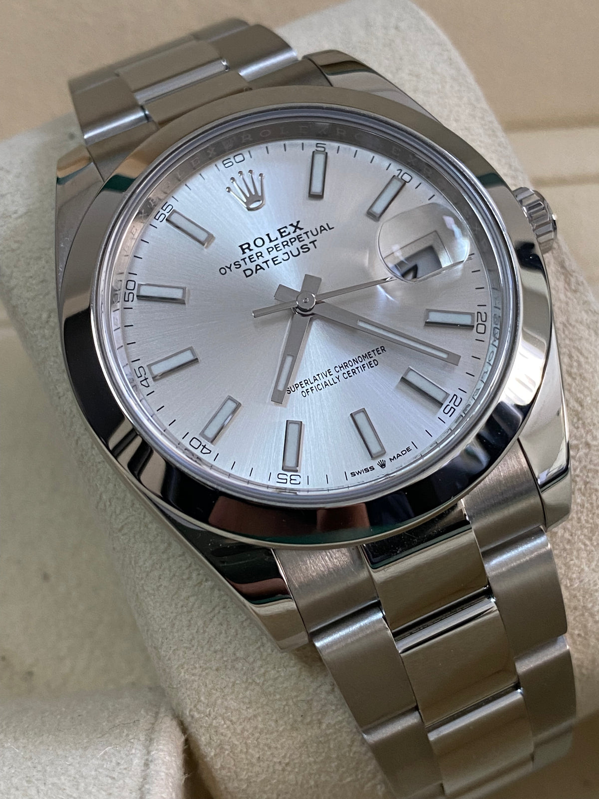 Rolex Steel Datejust 41 - 2022 - Smooth Bezel - Silver Index Dial - Oyster Bracelet - 126300 *COMPLETE SET*