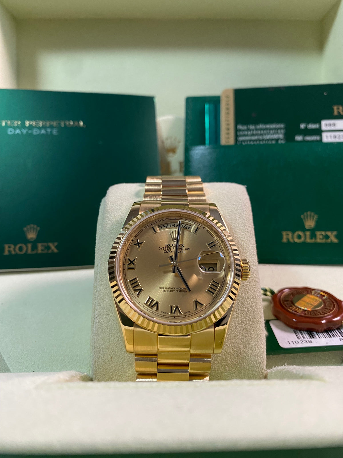 Rolex Yellow Gold Day-Date 36 - G serial - Fluted Bezel - Champagne Roman Dial - President Bracelet - 118238 *FULL SET*