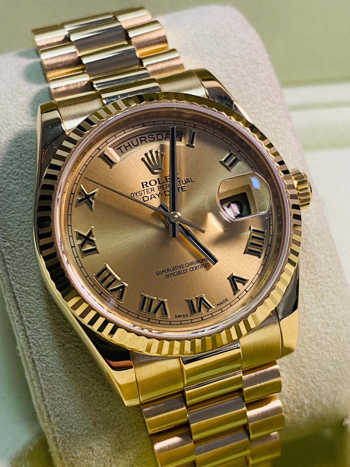 Rolex Yellow Gold Day-Date 36 - G serial - Fluted Bezel - Champagne Roman Dial - President Bracelet - 118238 *FULL SET*