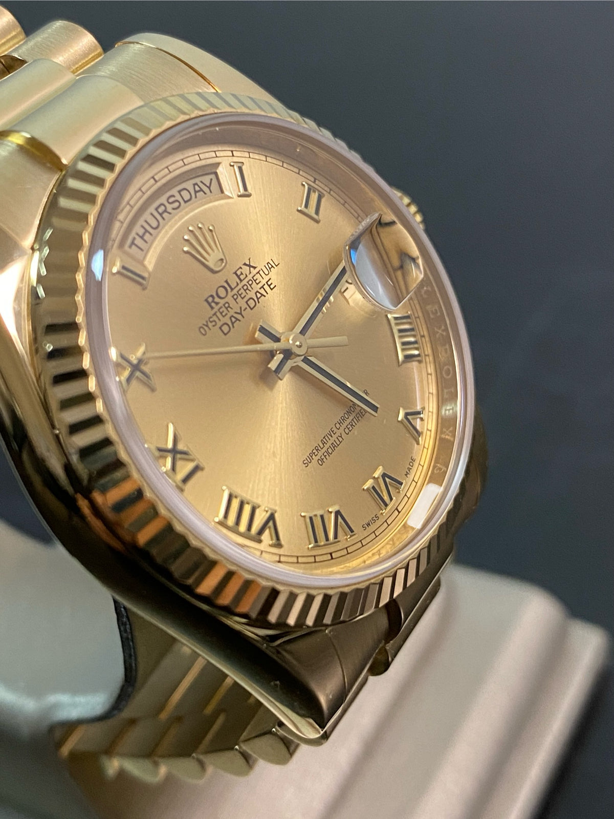 Rolex Yellow Gold Day-Date 36 - G serial - Fluted Bezel - Champagne Roman Dial - President Bracelet - 118238 *FULL SET*