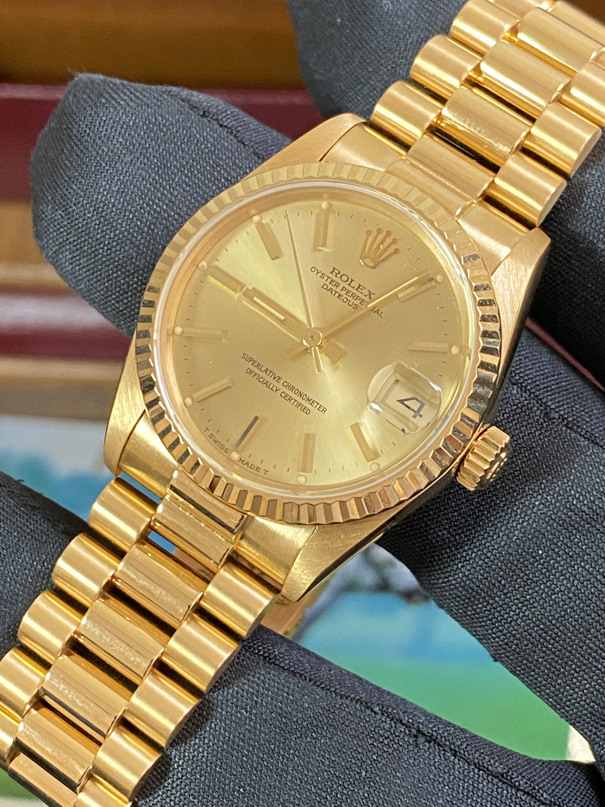 Rolex Yellow Gold Datejust 31 - Fluted Bezel - Champagne Index Dial - President Bracelet - 68278