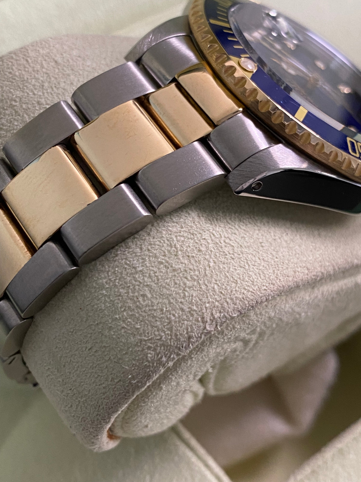 Rolex Steel and Yellow Gold Submariner Date - 1999 - "Bluesy" Pre Ceramic Bezel -Oyster Bracelet - 16613