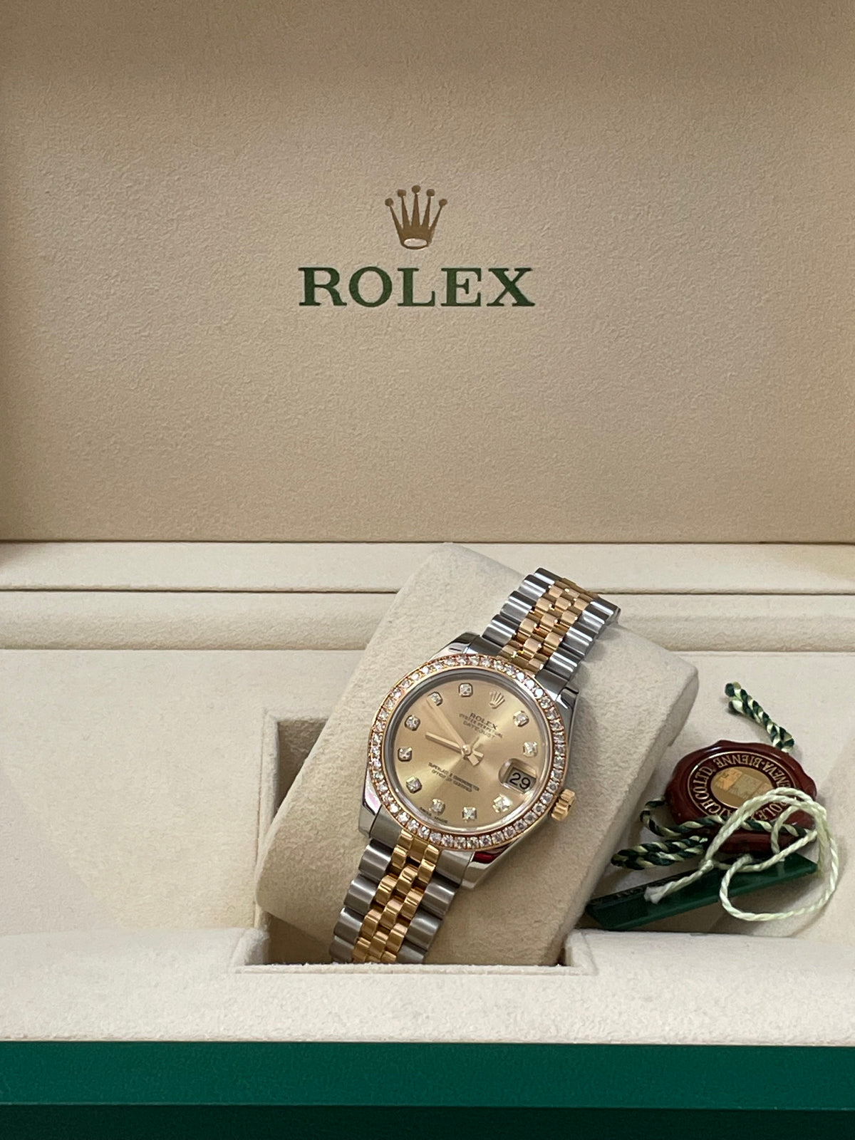 Rolex Steel and Yellow Gold Datejust 31 - G serial - 46 Diamond Bezel - Champagne Diamond Dial - Jubilee Bracelet - 178383