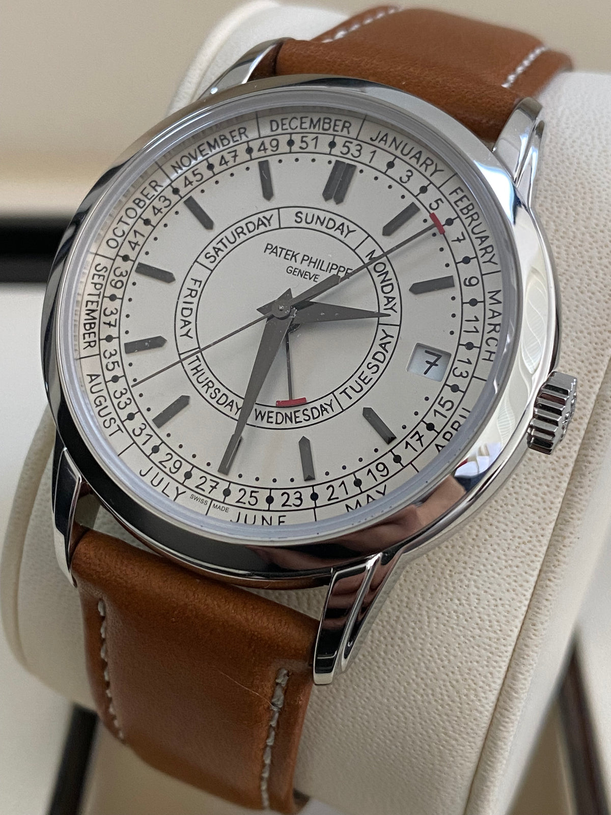 Patek Philippe Calatrava Weekly Calendar - 2022 - Silvery Opaline Dial - Brown Leather Strap - 5212A-001 *FULL SET*