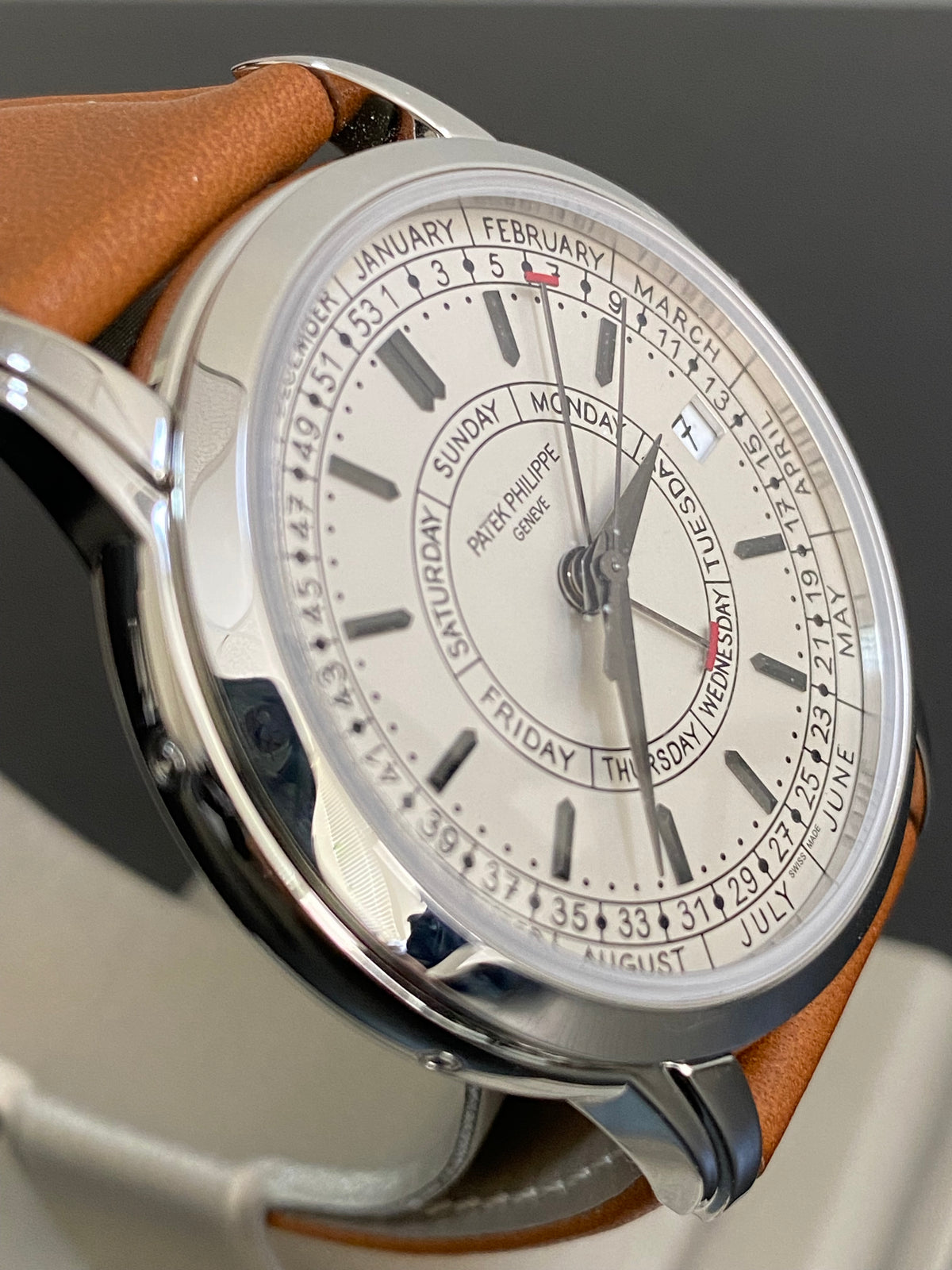 Patek Philippe Calatrava Weekly Calendar - 2022 - Silvery Opaline Dial - Brown Leather Strap - 5212A-001 *FULL SET*