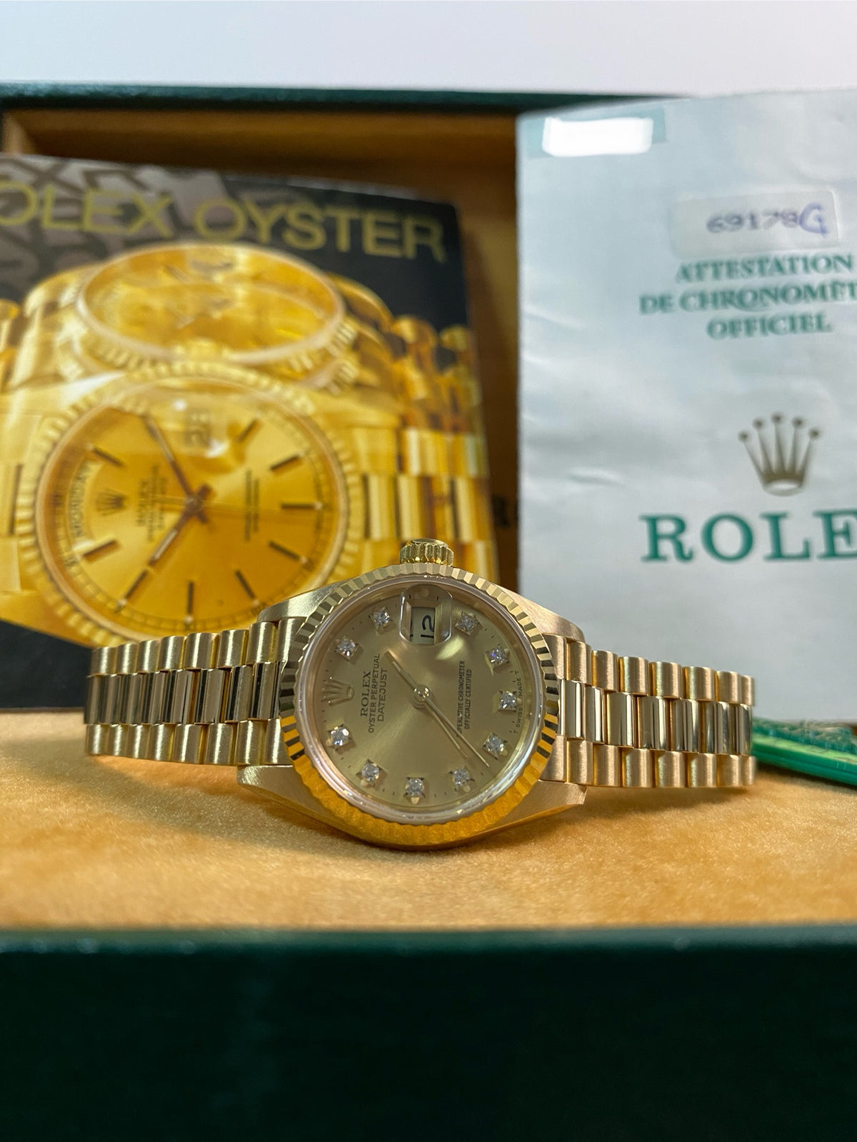 Rolex Yellow Gold Lady-Datejust - L serial - Fluted Bezel - Factory Diamond Dial - President Bracelet - 69178