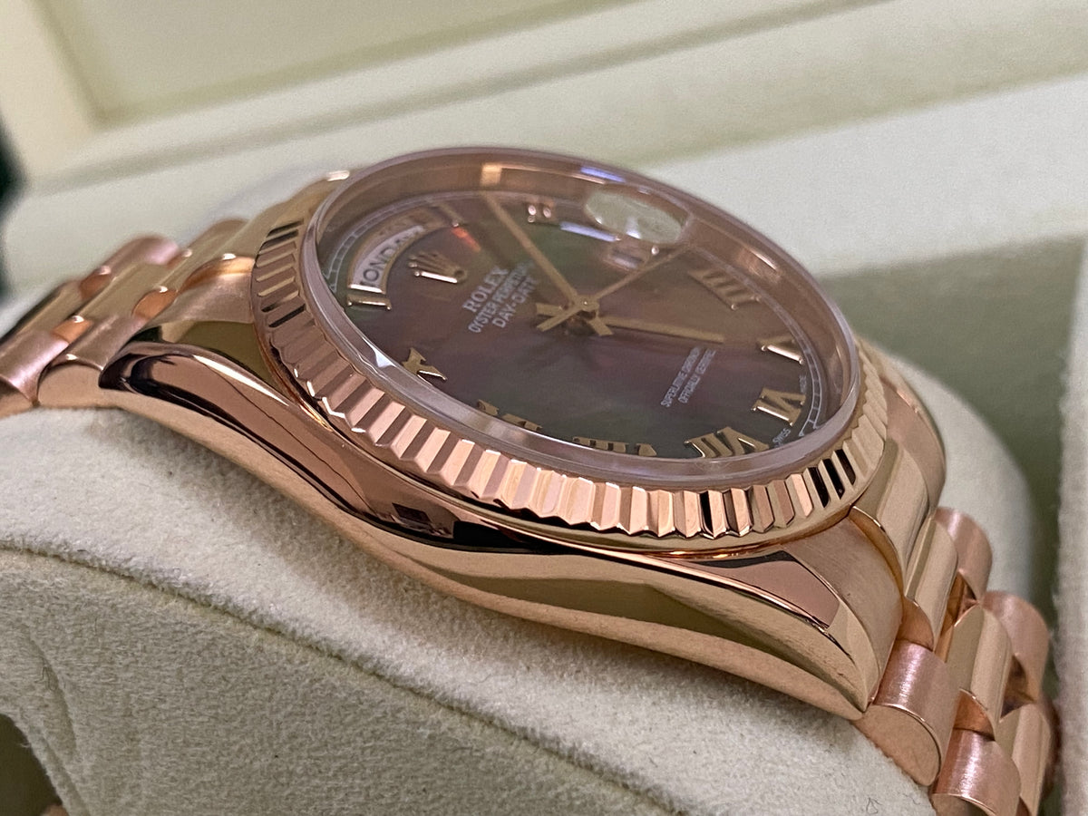 Rolex Everose Gold Day-Date 36 - D serial - Fluted Bezel - Tahitian Mother of Pearl Roman Dial - President Bracelet - 118235