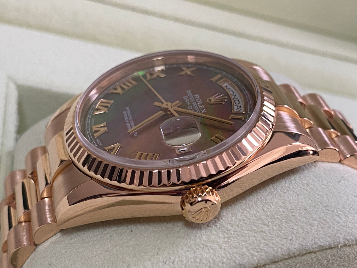 Rolex Everose Gold Day-Date 36 - D serial - Fluted Bezel - Tahitian Mother of Pearl Roman Dial - President Bracelet - 118235