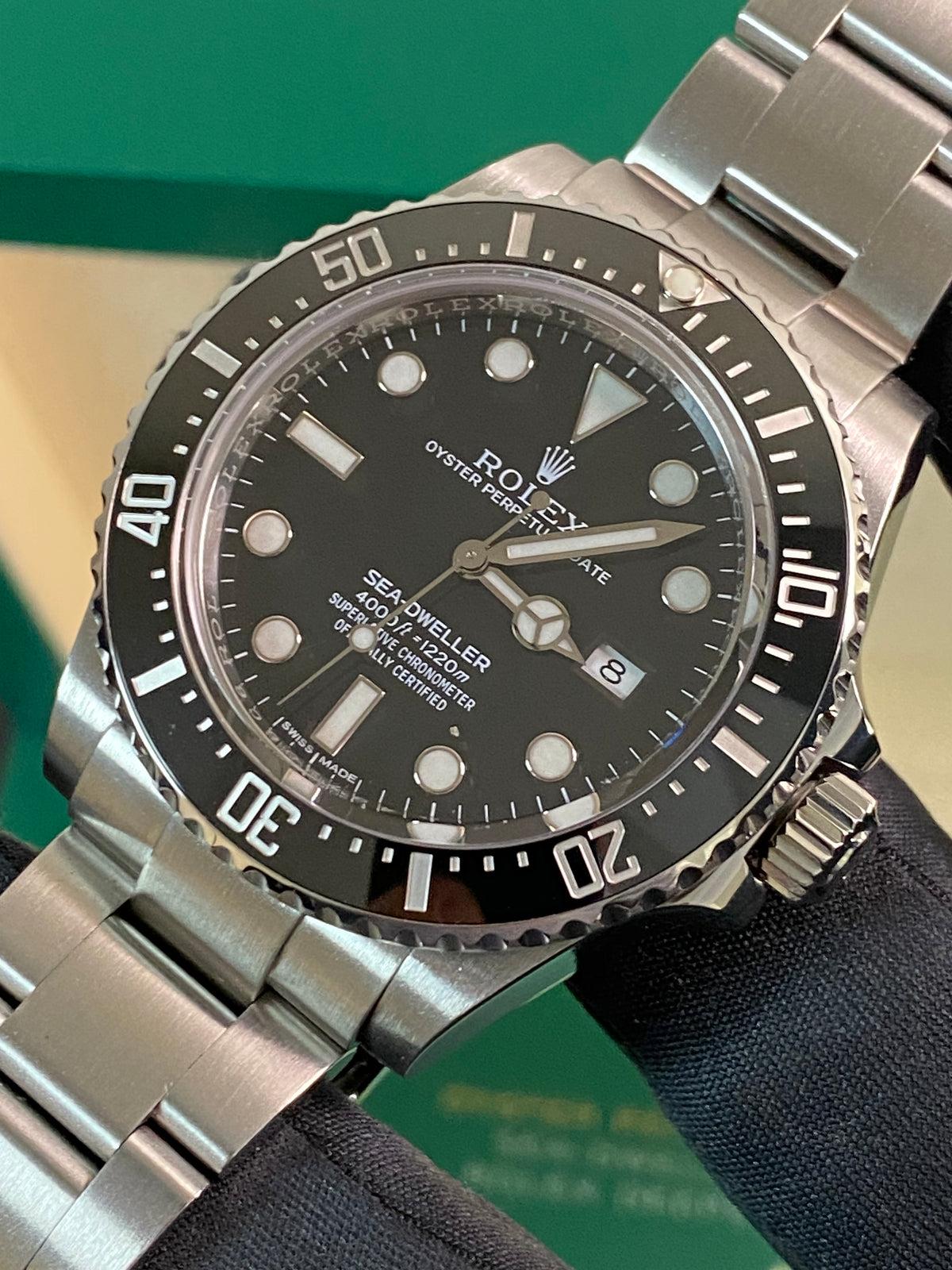 Rolex Sea-Dweller 4000 - Black Dial - 116600