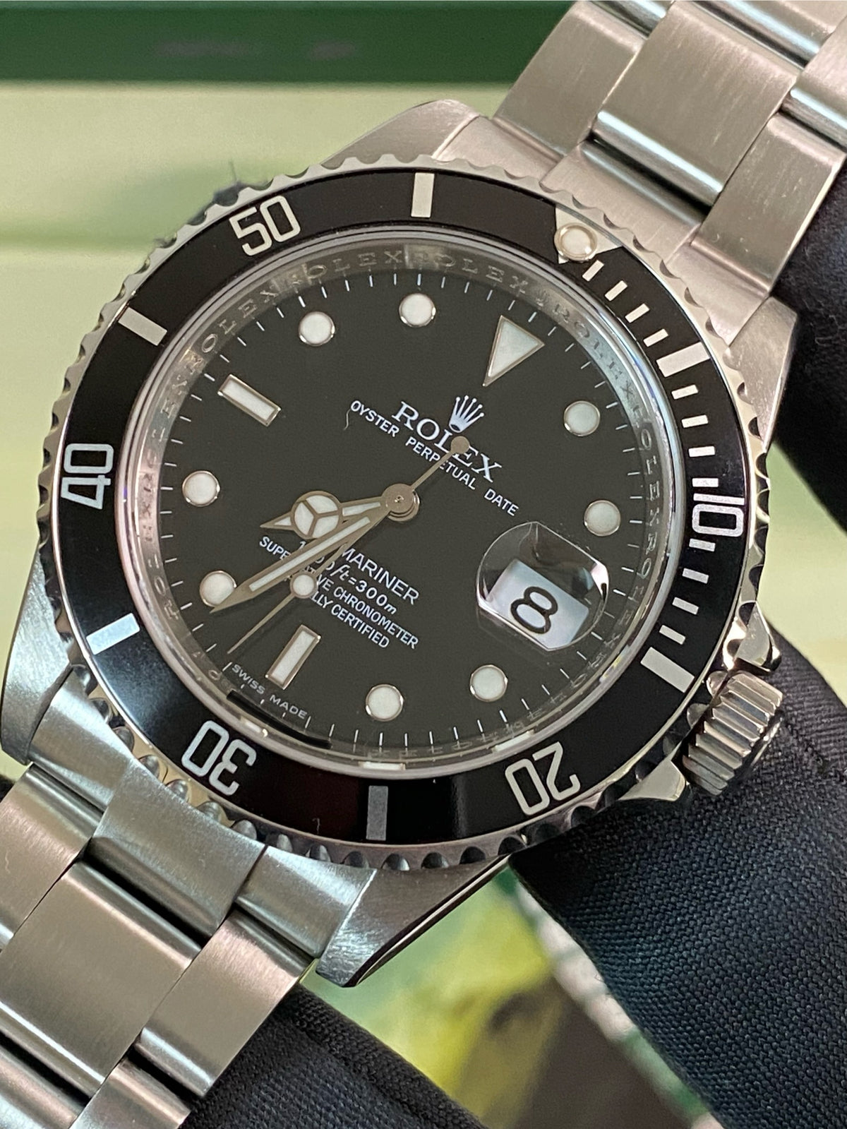 Rolex Steel Submariner Date - V serial - Pre-Ceramic Bezel - Black Dial - 16610 *FULL SET*