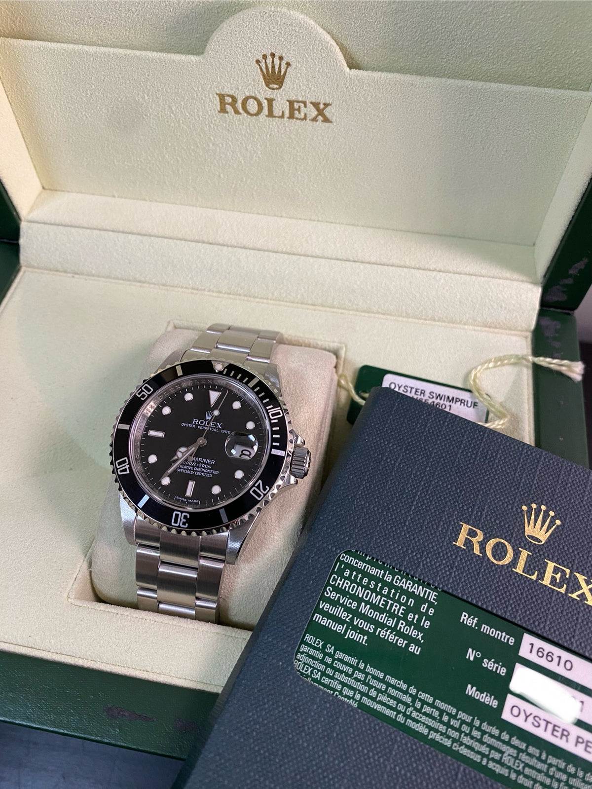 Rolex Steel Submariner Date - V serial - Pre-Ceramic Bezel - Black Dial - 16610 *FULL SET*