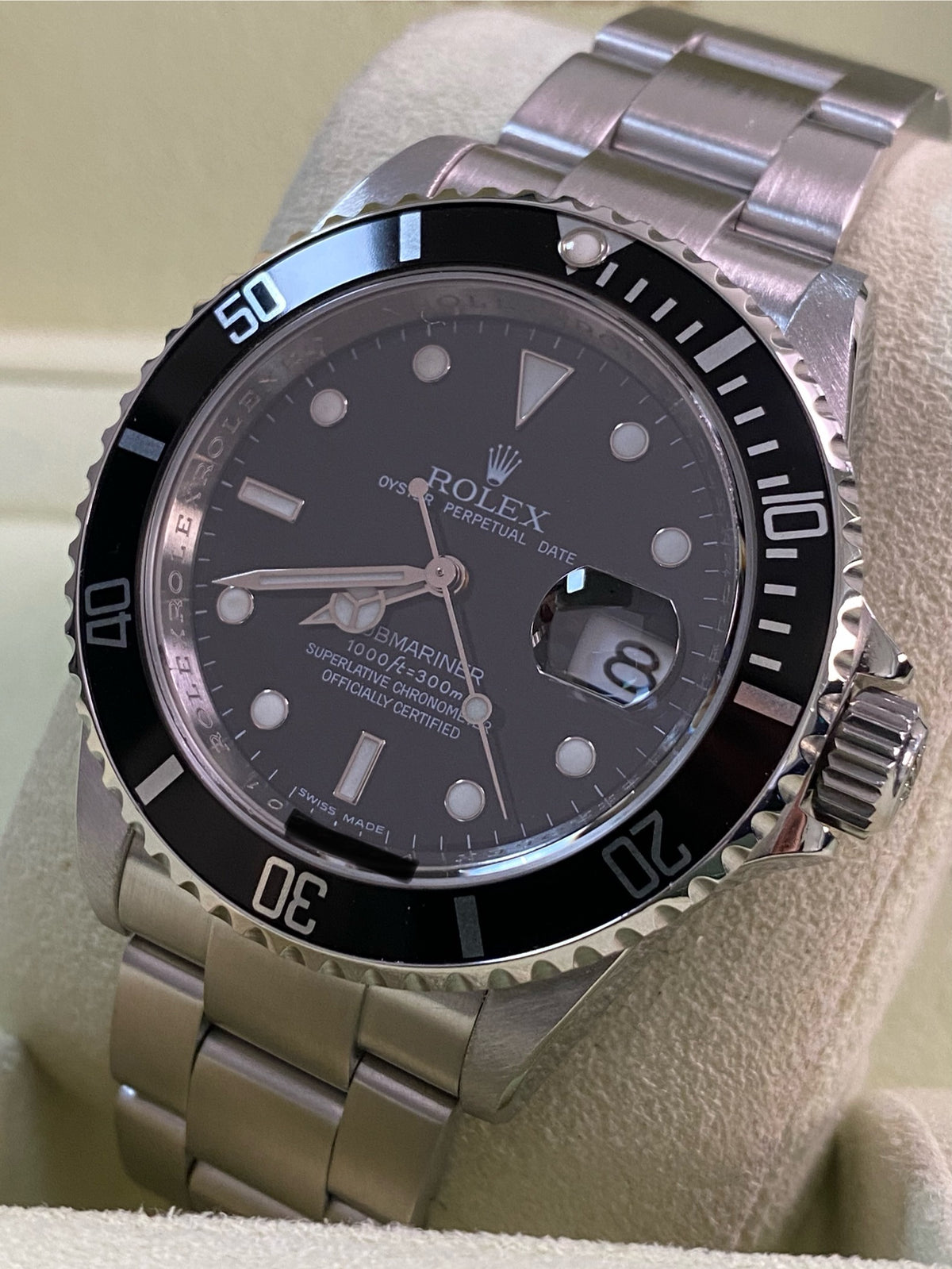 Rolex Steel Submariner Date - V serial - Pre-Ceramic Bezel - Black Dial - 16610 *FULL SET*