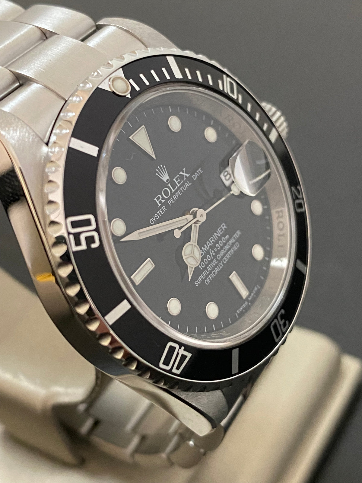 Rolex Steel Submariner Date - V serial - Pre-Ceramic Bezel - Black Dial - 16610 *FULL SET*