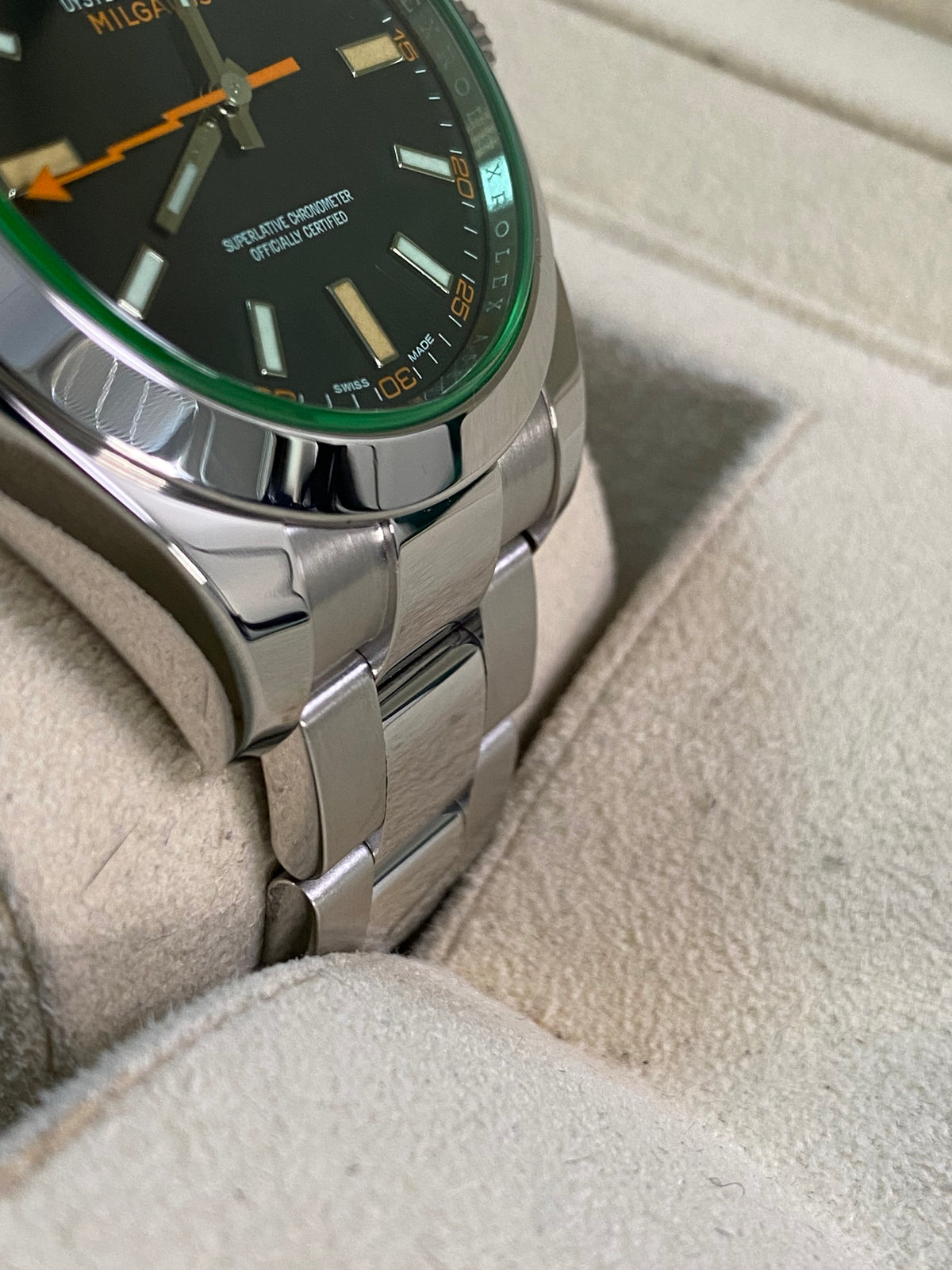 Rolex Milgauss - 2019 - Black Dial - Green Crystal - 116400GV *FULL SET*