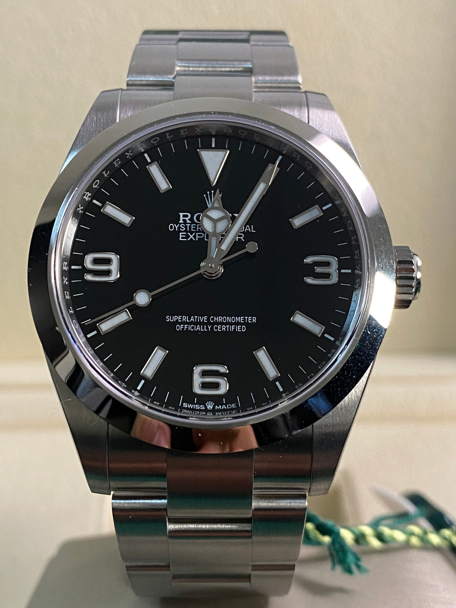 Rolex Oyster Perpetual Explorer 40 - 2024 - Black Dial - Smooth Bezel - 224270 *FULL SET*