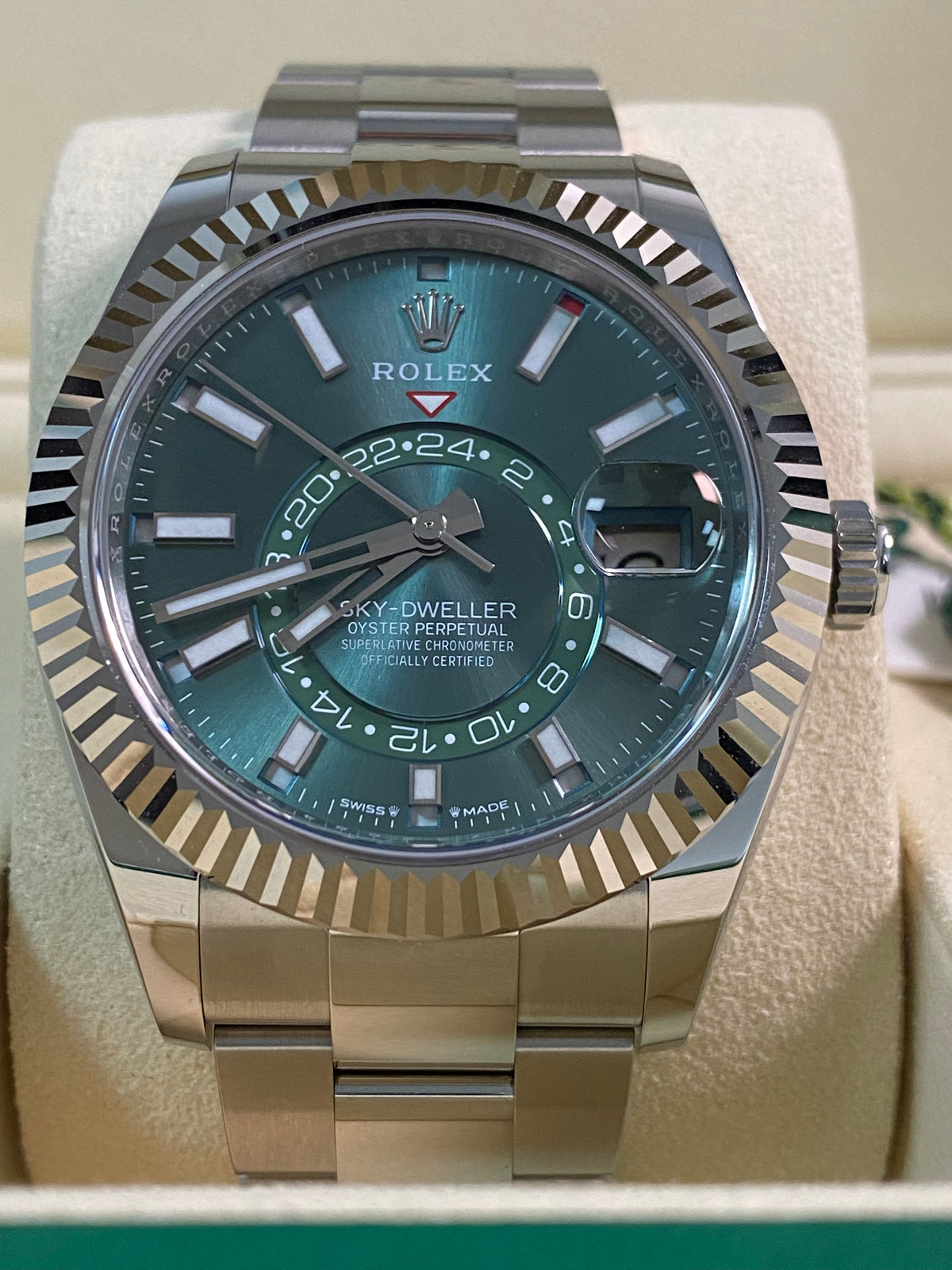 Rolex Steel Sky-Dweller - 2025 - Mint Green Dial - Oyster Bracelet - 336934 *FULL SET*