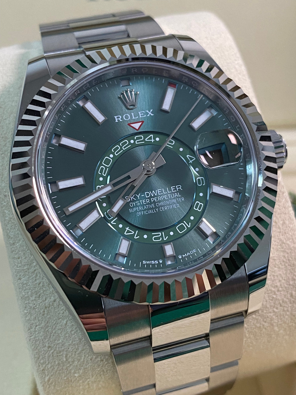 Rolex Steel Sky-Dweller - 2025 - Mint Green Dial - Oyster Bracelet - 336934 *FULL SET*