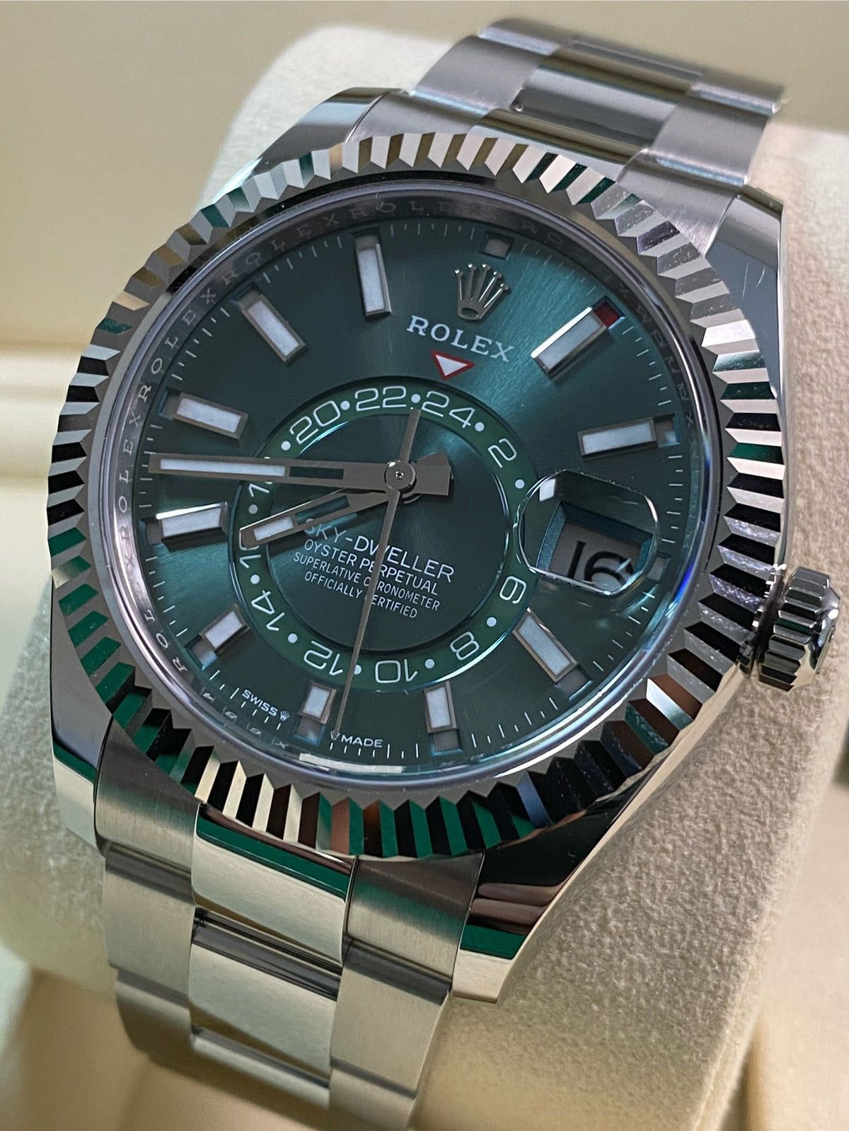 Rolex Steel Sky-Dweller - 2025 - Mint Green Dial - Oyster Bracelet - 336934 *FULL SET*