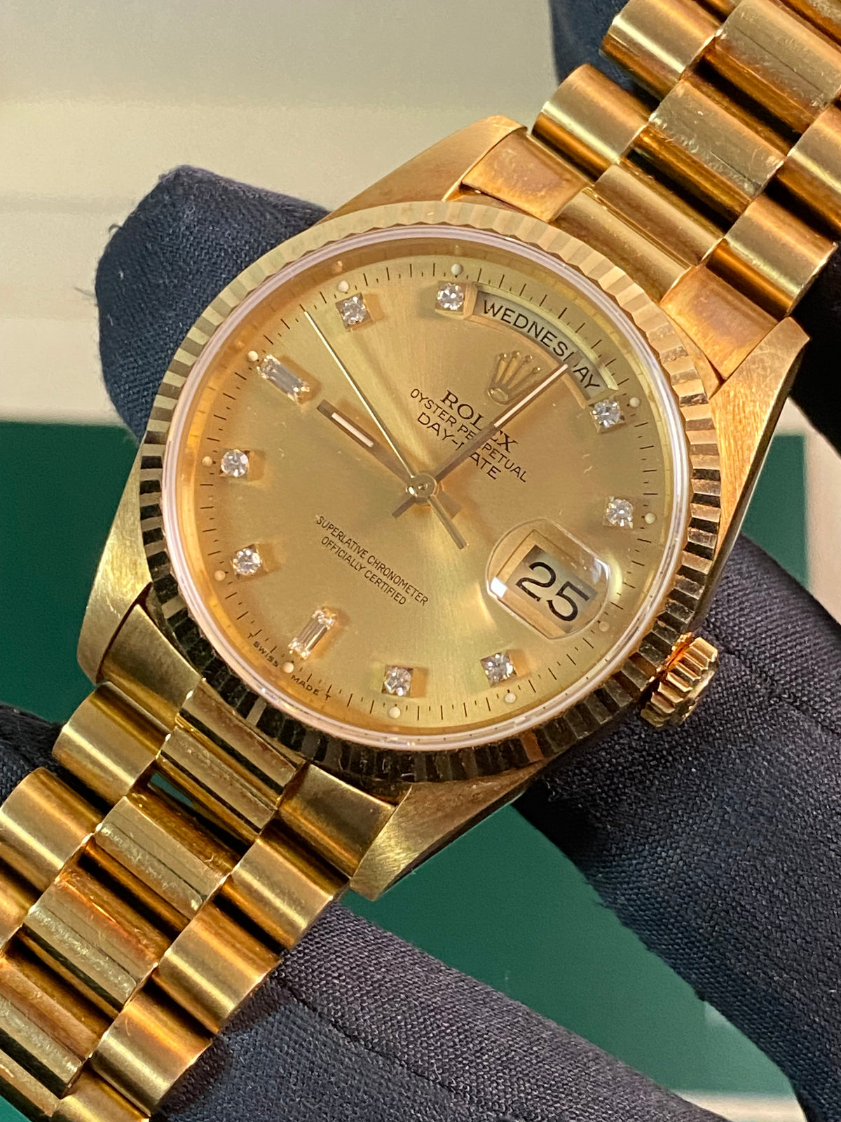 Rolex Yellow Gold Day-Date 36 - X serial - Fluted Bezel - Champagne Diamond Dial - President Bracelet - 18238 *UNPOLISHED*