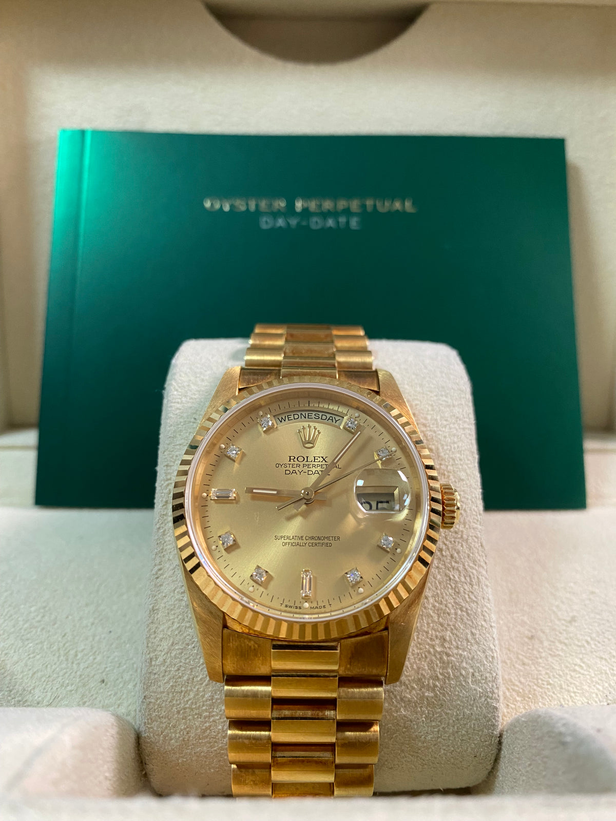 Rolex Yellow Gold Day-Date 36 - X serial - Fluted Bezel - Champagne Diamond Dial - President Bracelet - 18238 *UNPOLISHED*