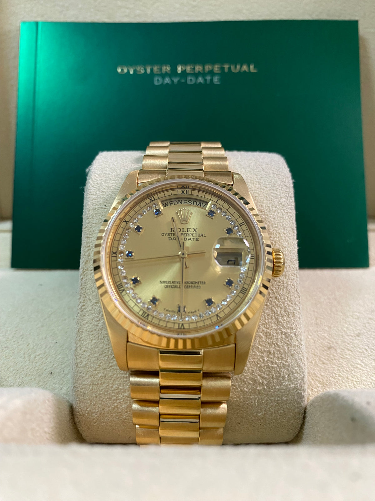 Rolex Yellow Gold Day-Date 36 - R serial - Fluted Bezel - Sapphire String Diamond Dial - President Bracelet - 18238LS