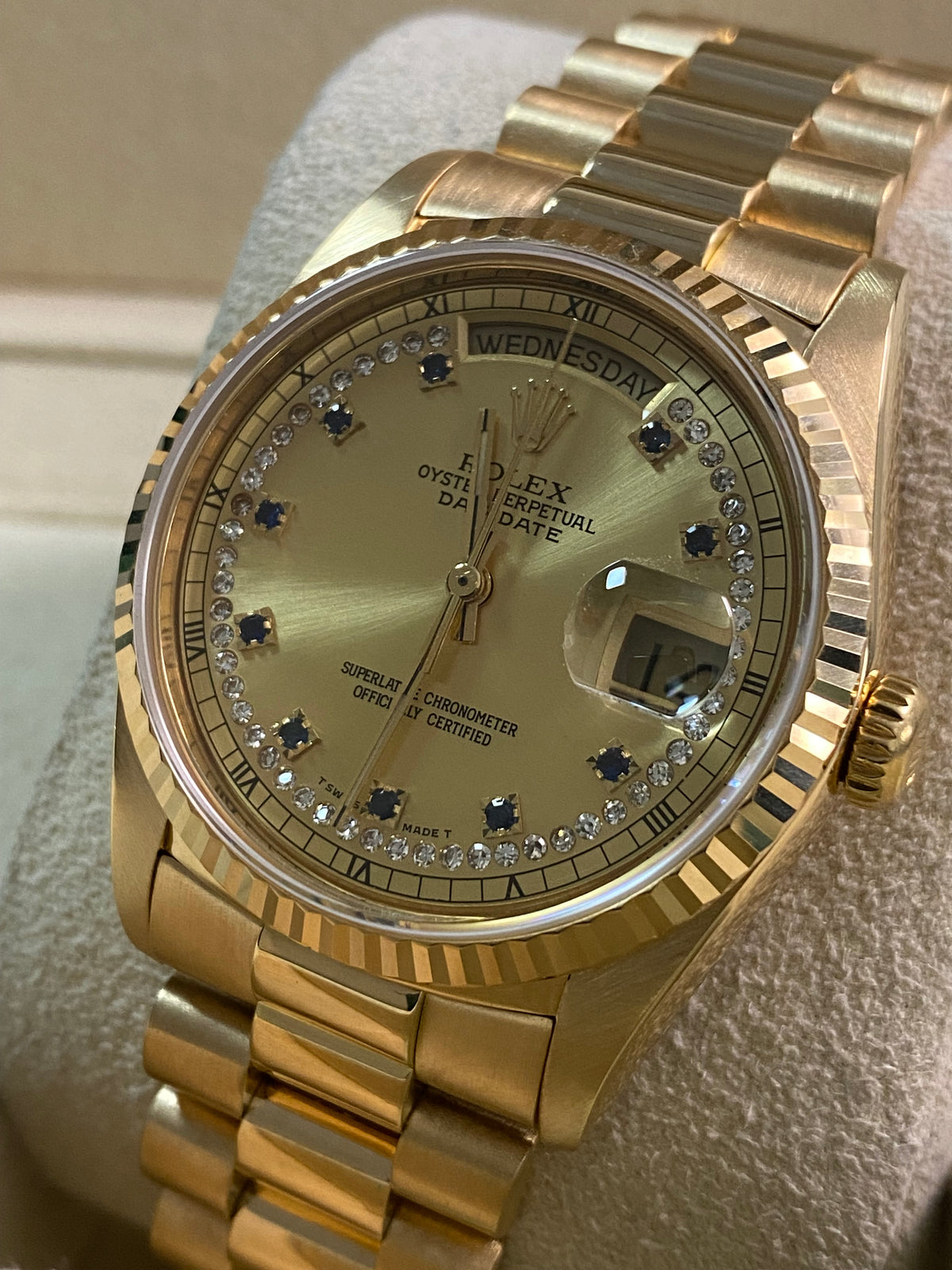 Rolex Yellow Gold Day-Date 36 - R serial - Fluted Bezel - Sapphire String Diamond Dial - President Bracelet - 18238LS