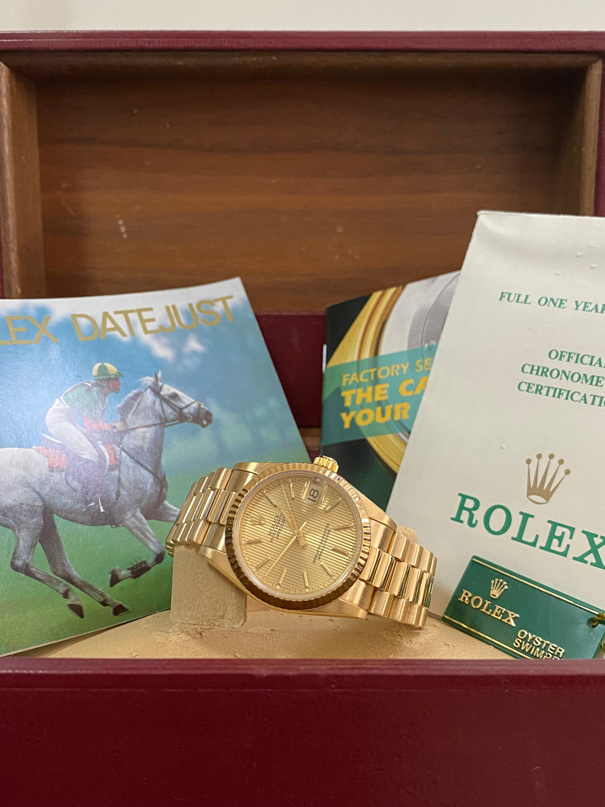 Rolex Yellow Gold Datejust 31 - L serial - Fluted Bezel - Tapestry Dial - President Bracelet - 68278