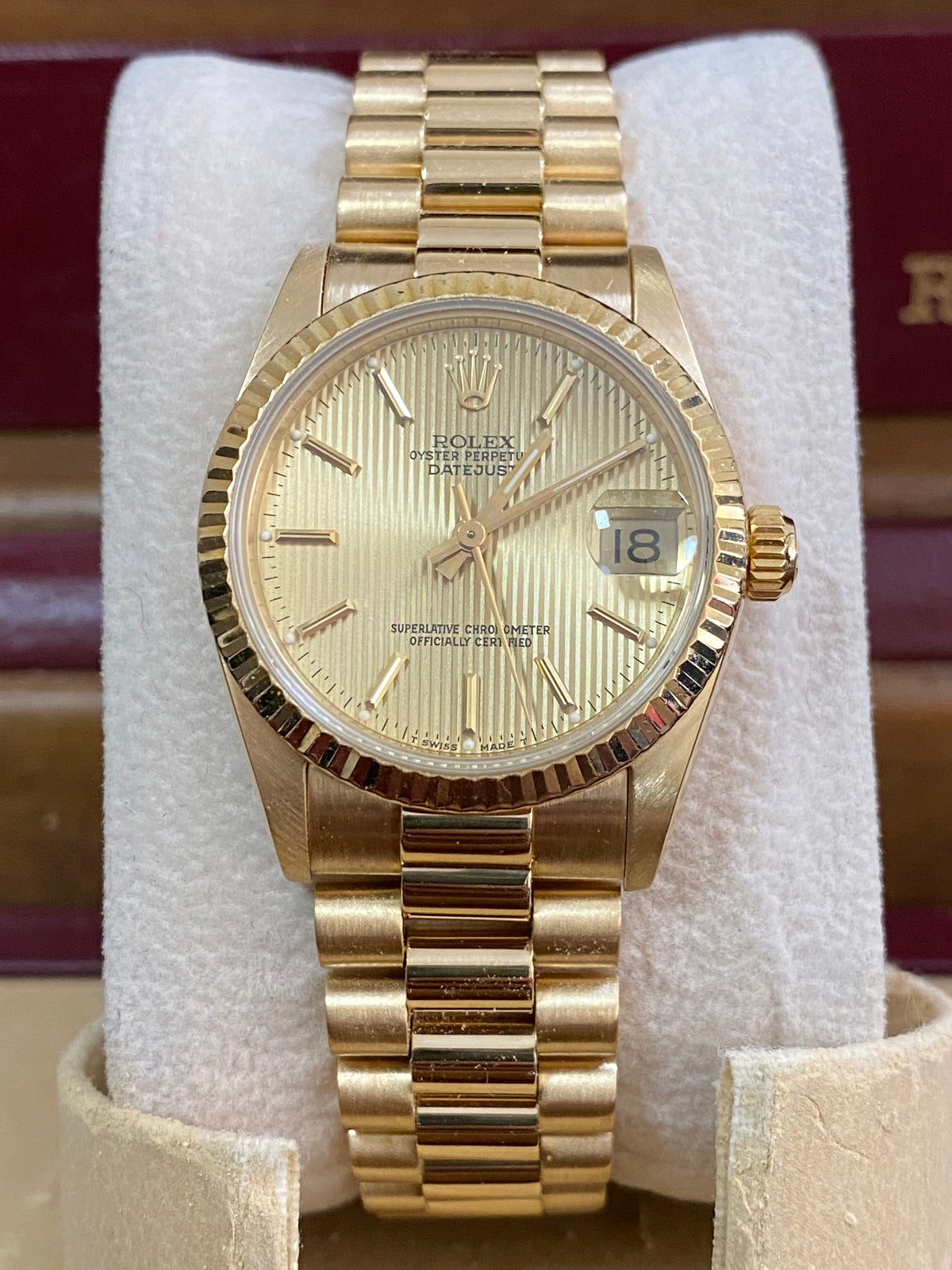 Rolex Yellow Gold Datejust 31 - L serial - Fluted Bezel - Tapestry Dial - President Bracelet - 68278